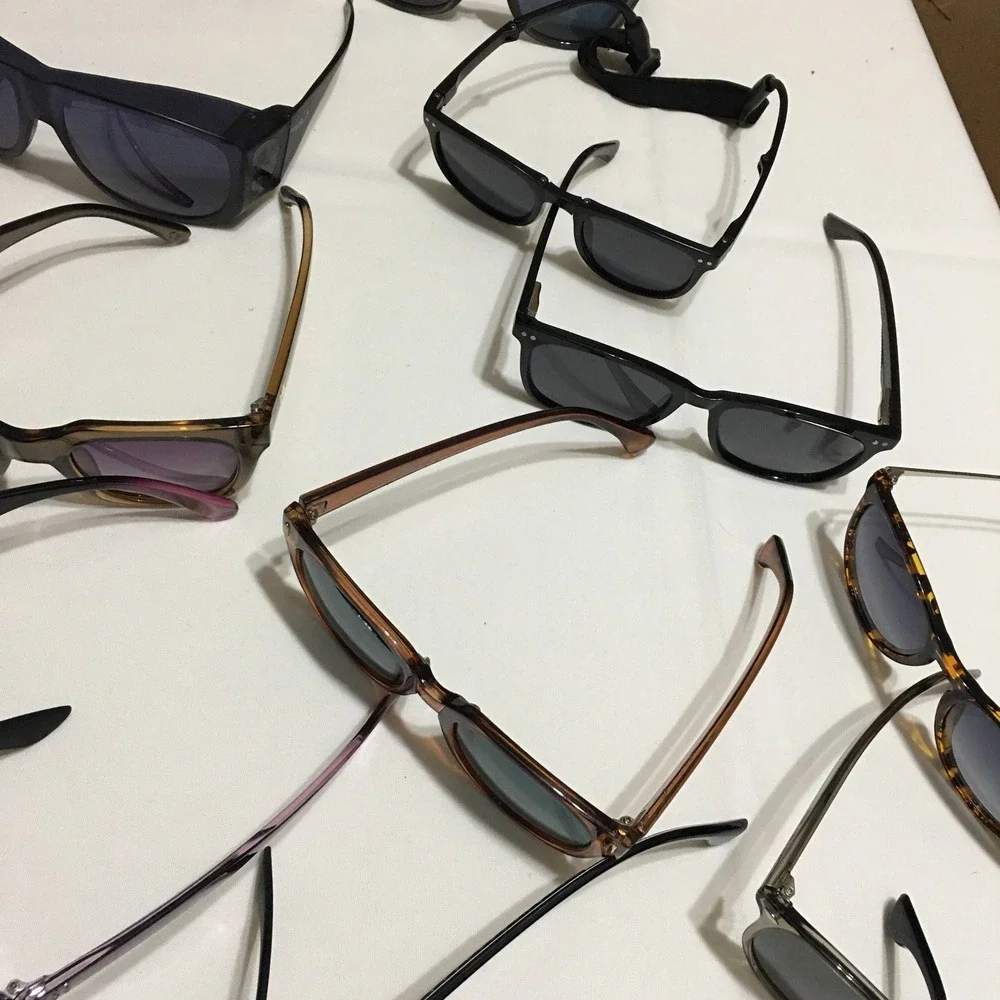 Lot of 30 Unbranded Sunglasses Unisex One Size Multicolor Mixed Styles